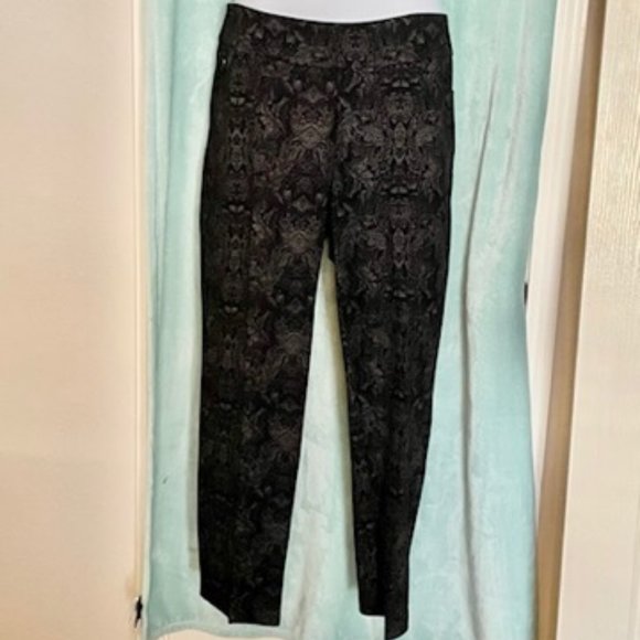 Soft Surroundings Black & Grey Paisley Pants, Size 1X (18 W-20 W) - Picture 1 of 4